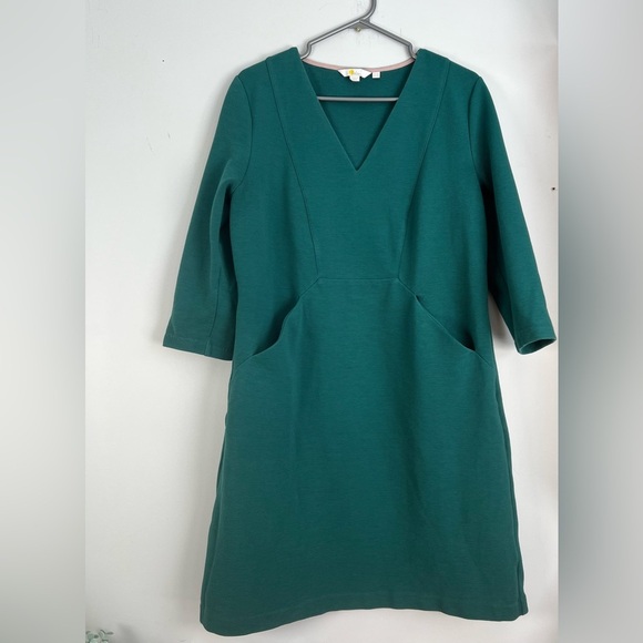 Elegant Green V-Neck Dress - Picture 1 of 4